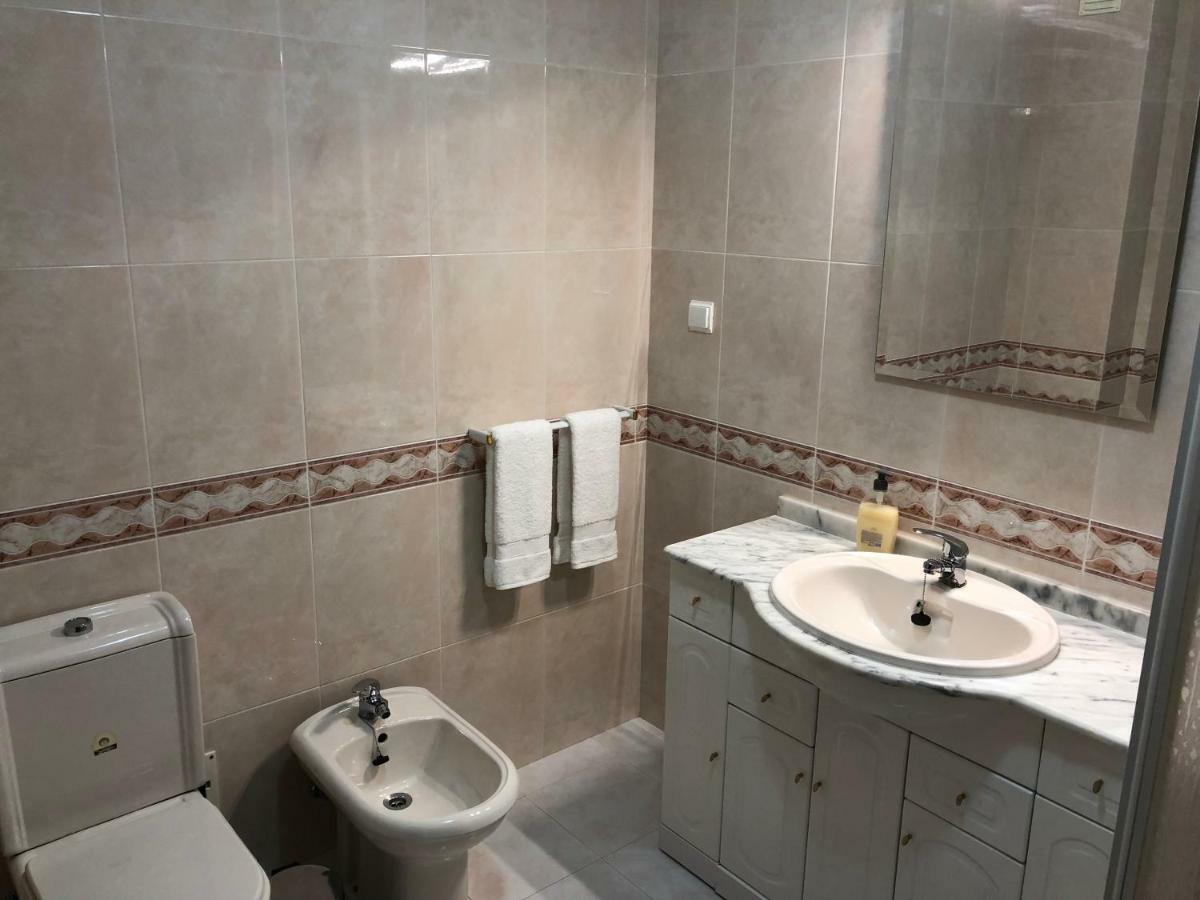 Olinda'S 2 Bedroom Apartment Lagos Ngoại thất bức ảnh