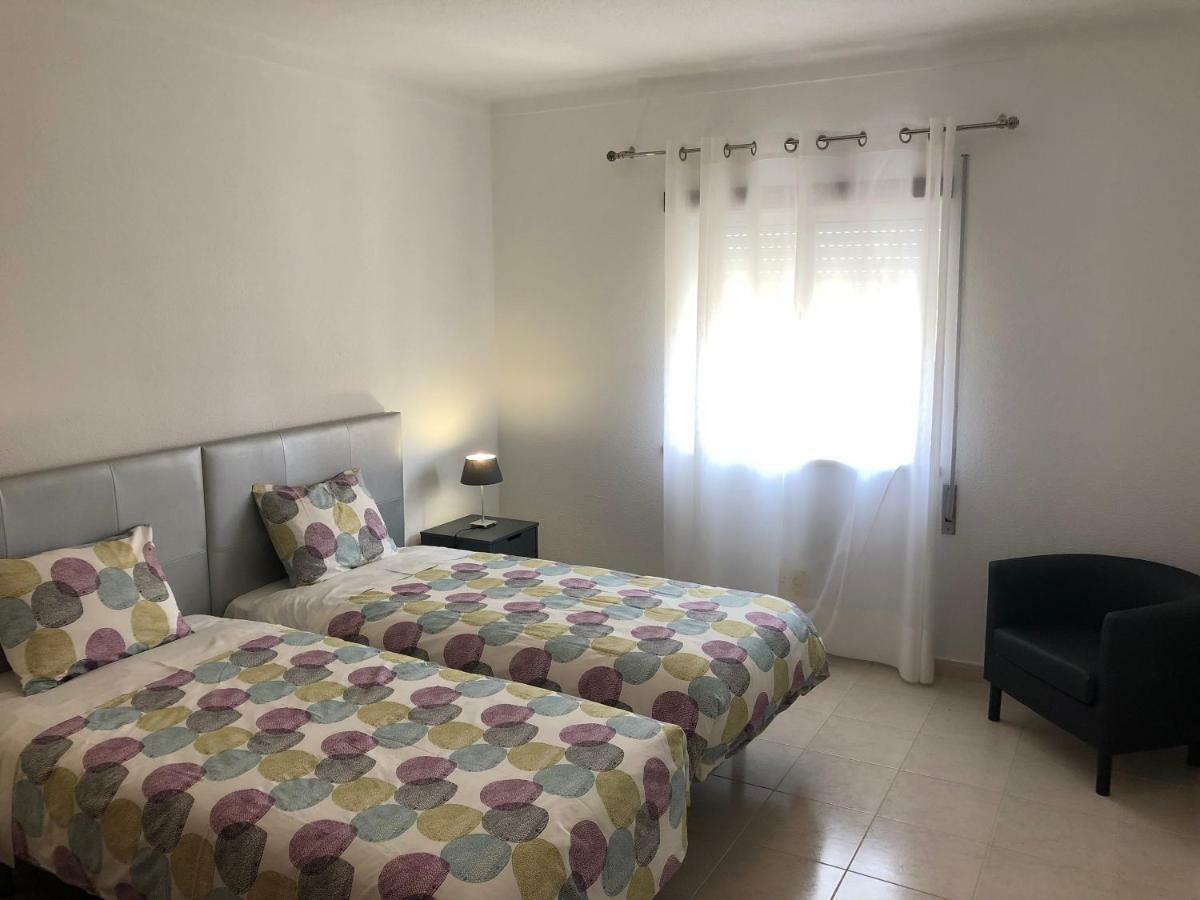 Olinda'S 2 Bedroom Apartment Lagos Ngoại thất bức ảnh