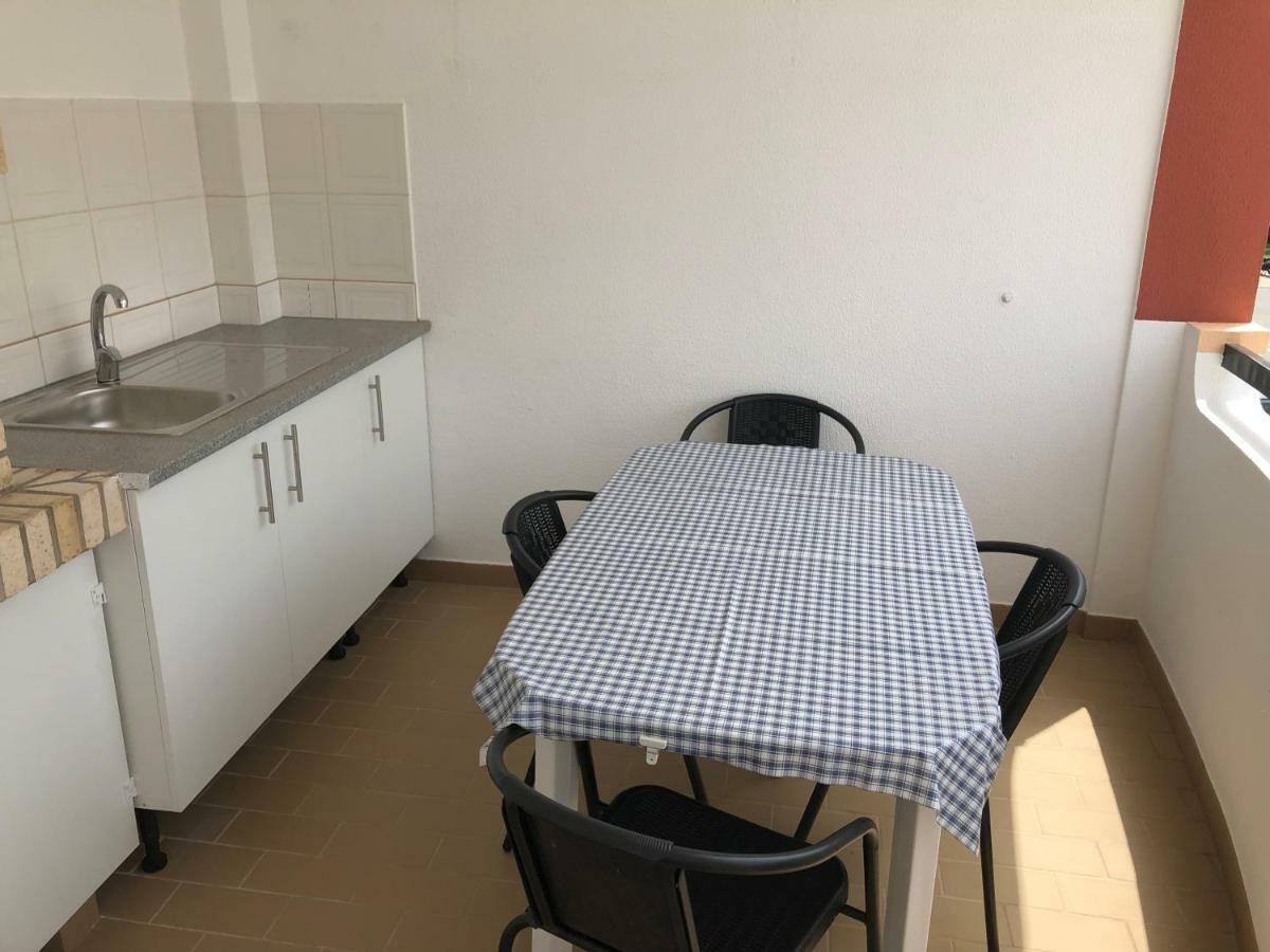 Olinda'S 2 Bedroom Apartment Lagos Ngoại thất bức ảnh