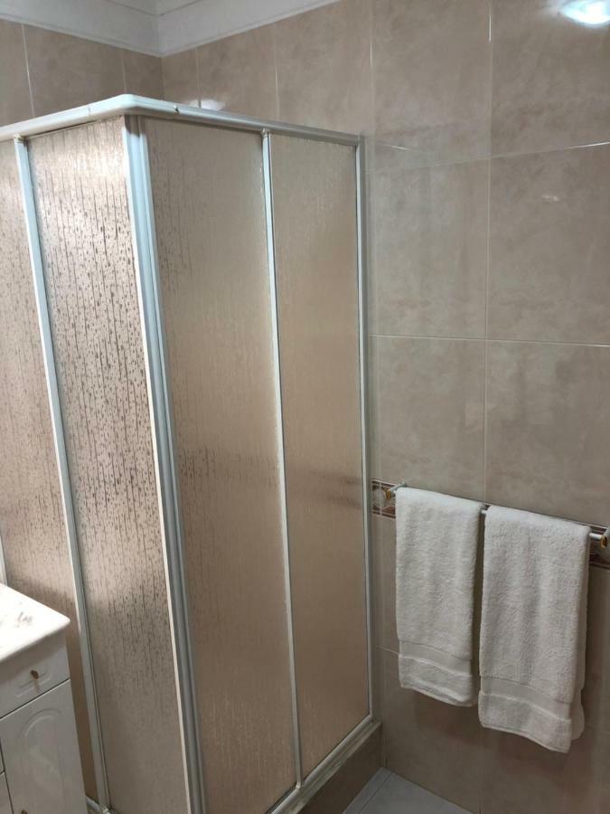 Olinda'S 2 Bedroom Apartment Lagos Ngoại thất bức ảnh